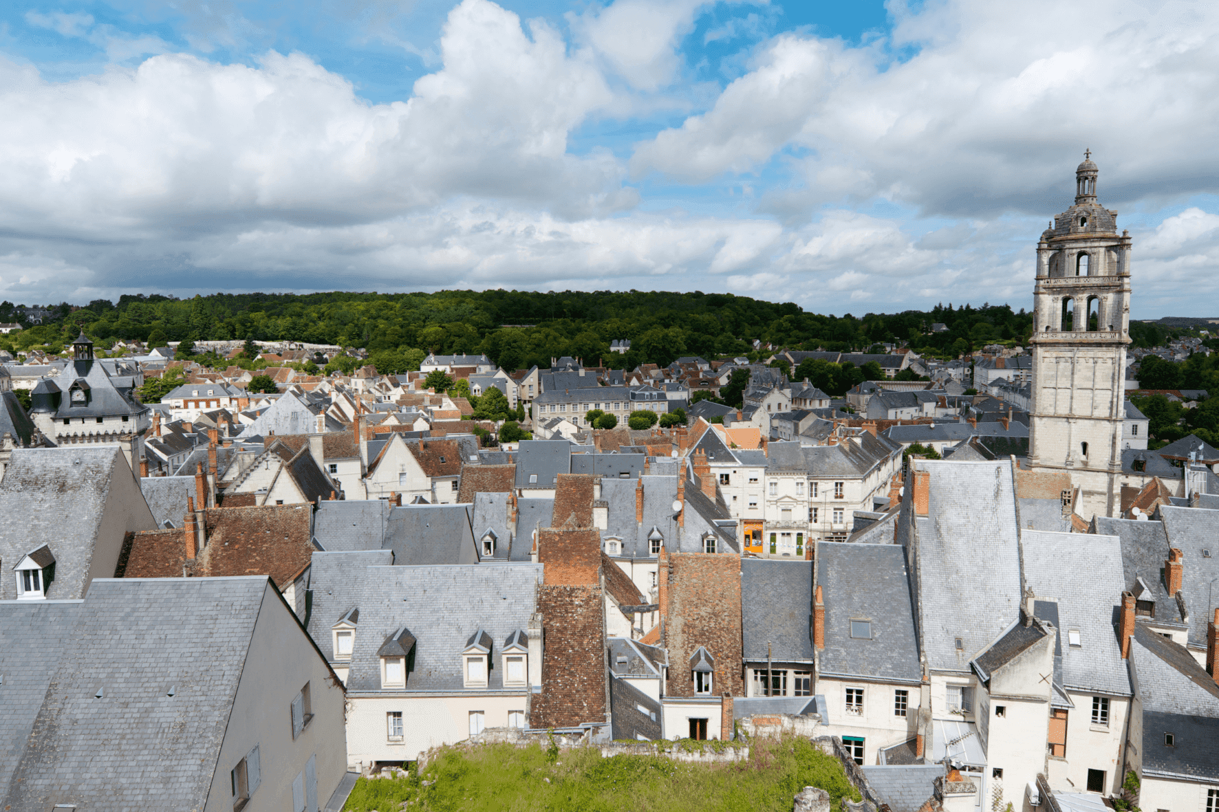 /jeu/escape-game-magie-a-loches-la-malediction-du-passage-condamne
