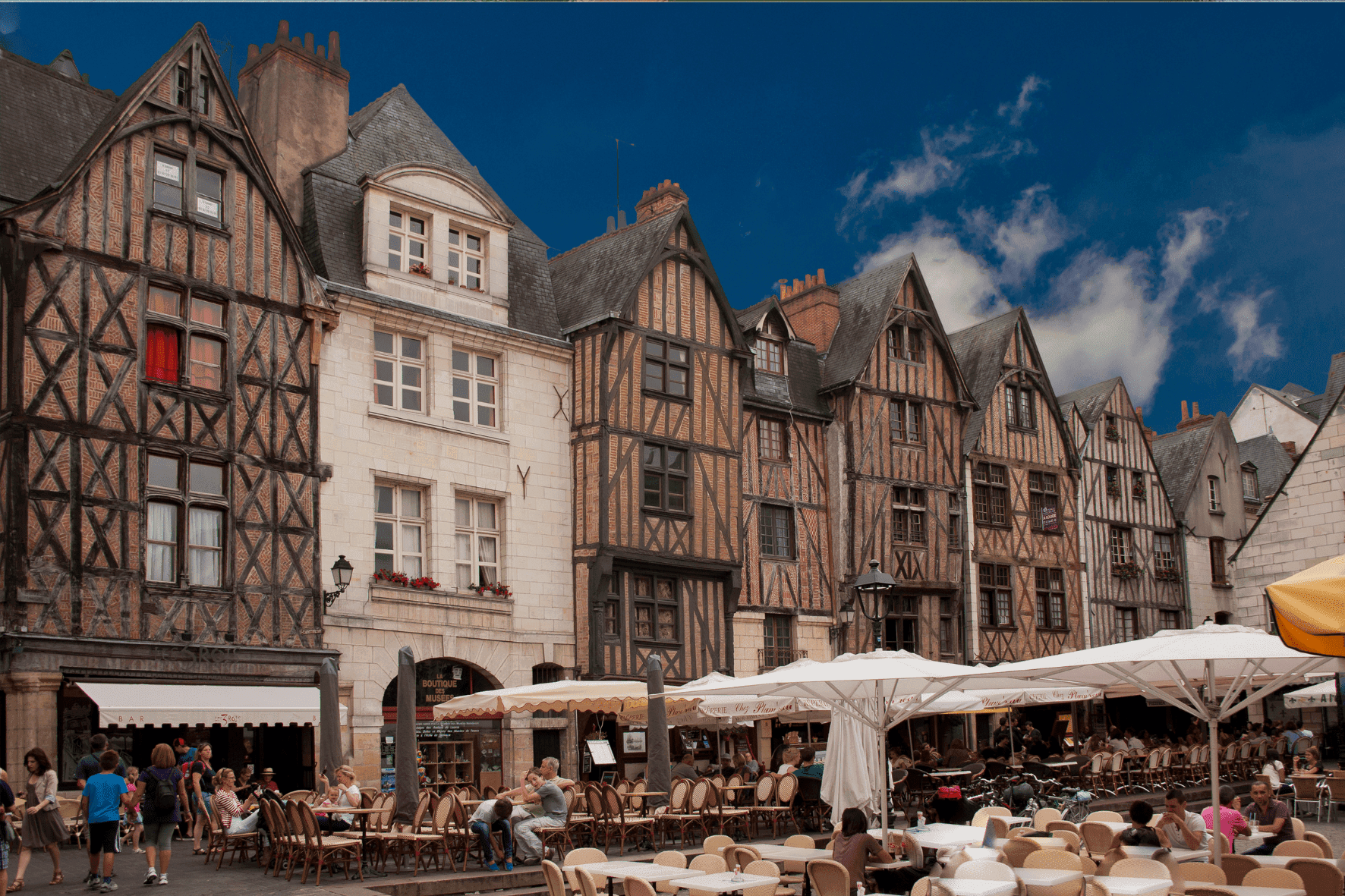 /jeu/escape-game-magie-a-tours-la-malediction-du-passage-condamne