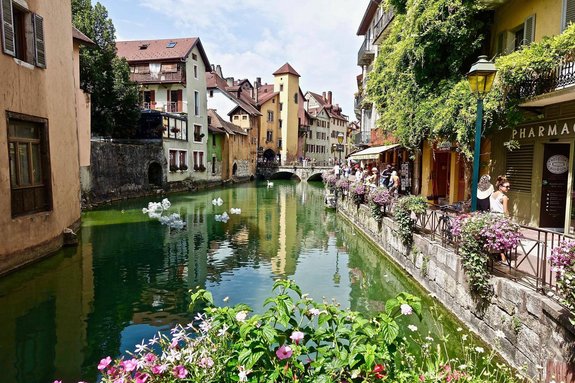 /jeu/escape-game-magie-a-annecy-la-malediction-du-passage-condamne