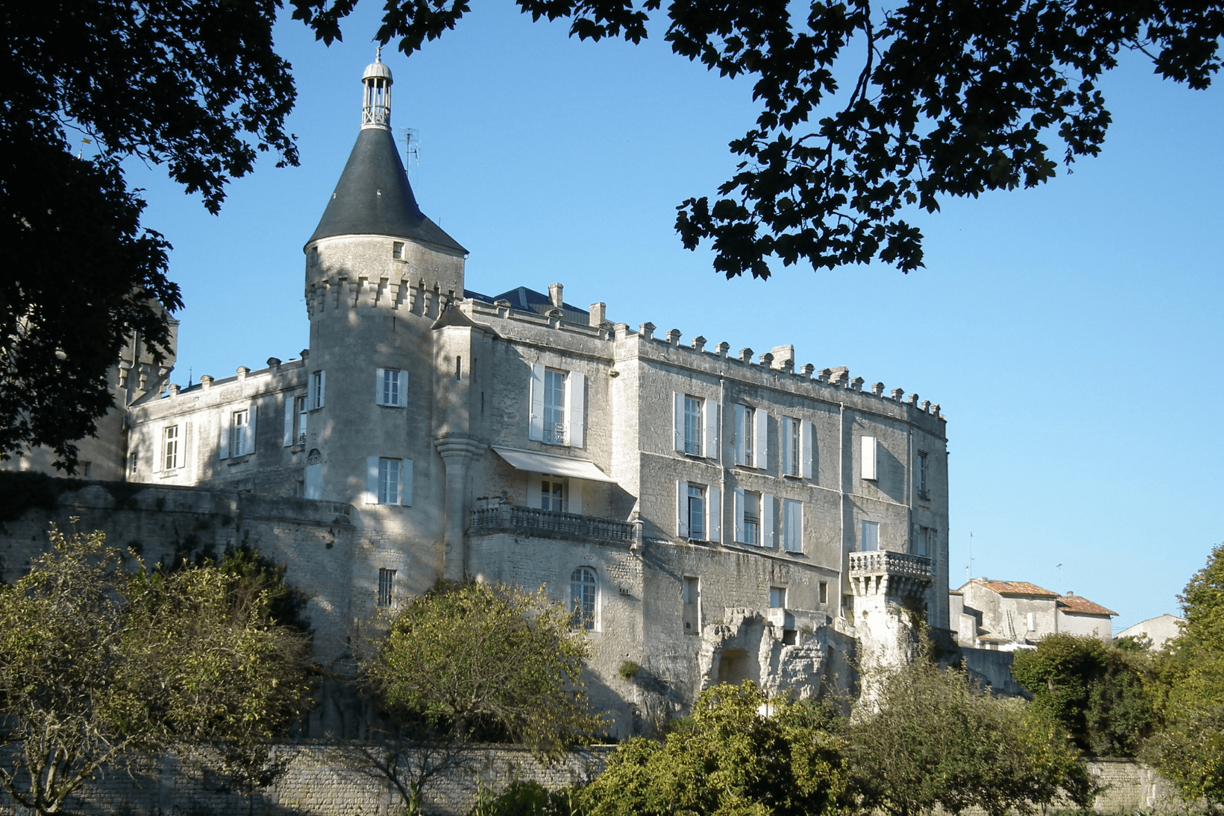 /jeu/escape-game-magie-a-jonzac-la-malediction-du-passage-condamne