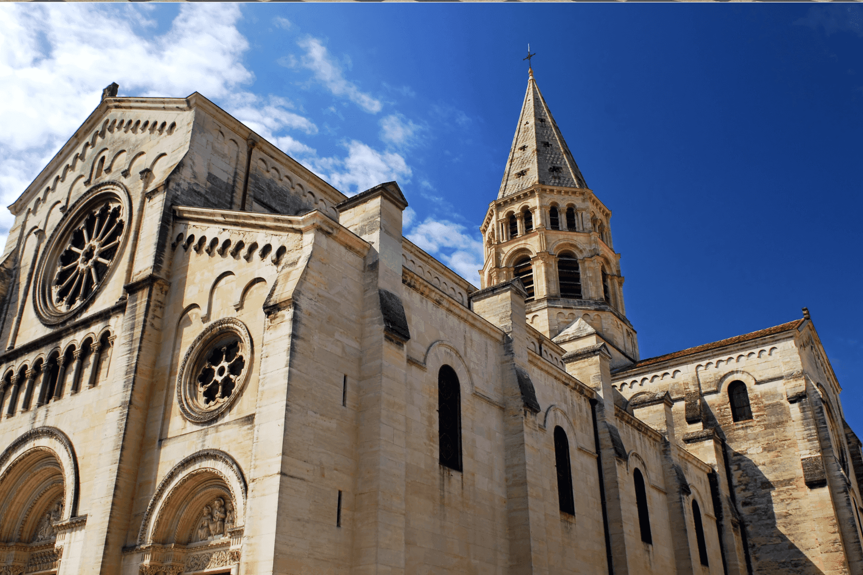 /jeu/escape-game-magie-a-nimes-la-malediction-du-passage-condamne