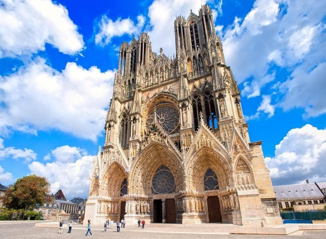 /jeu/escape-game-magie-a-reims-la-malediction-du-passage-condamne